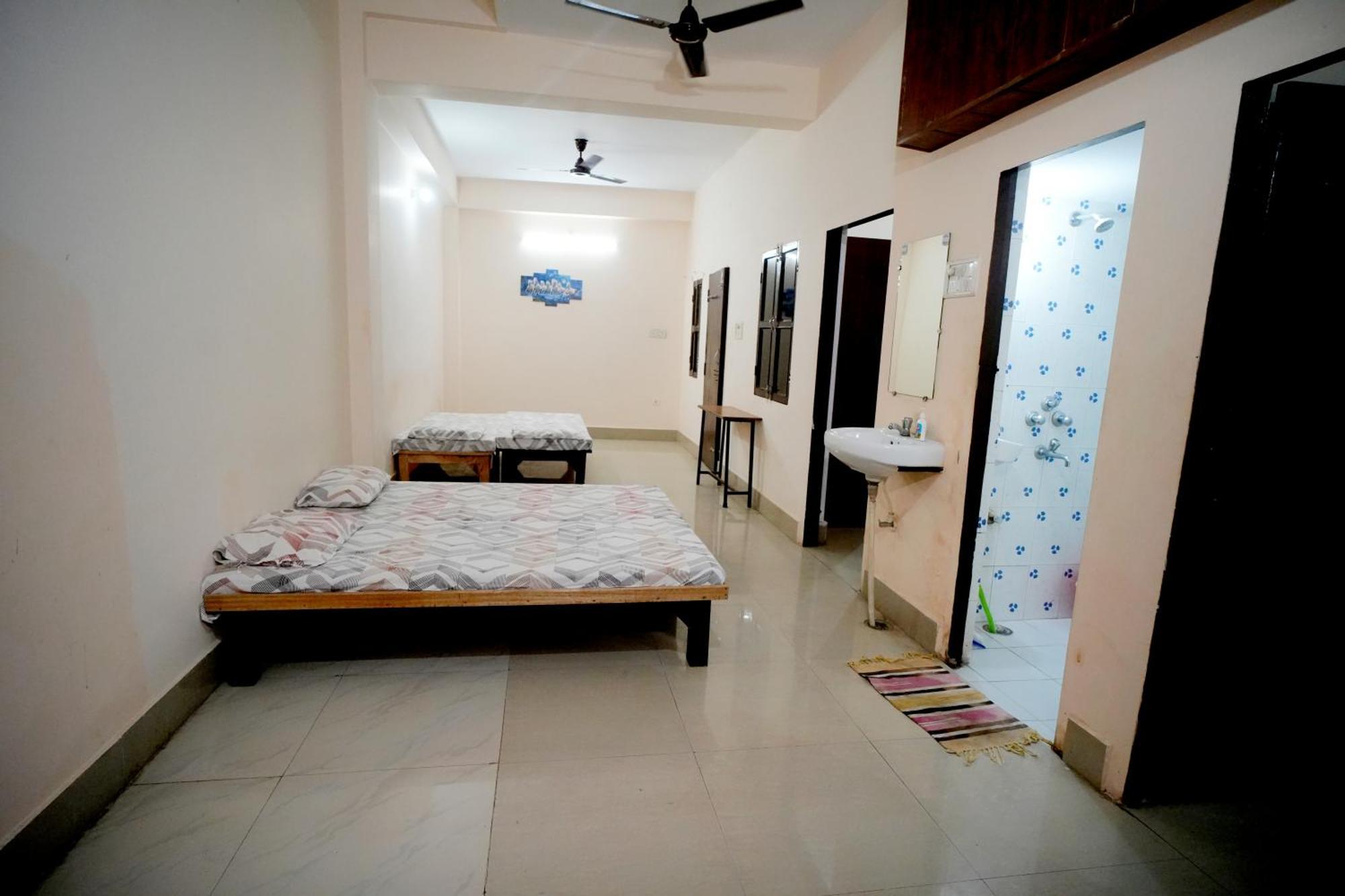 Banaras Gully House 500 Ft From The Ghats Varanasi Exterior photo