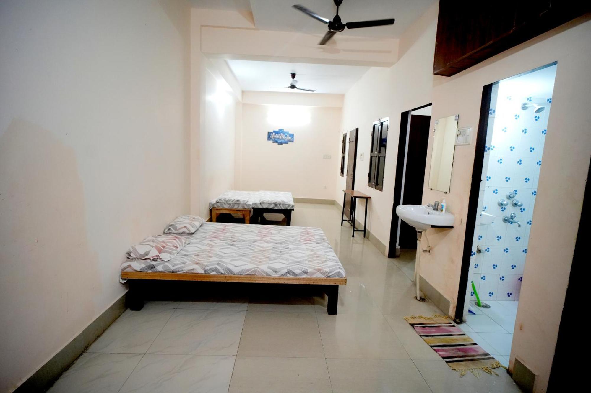 Banaras Gully House 500 Ft From The Ghats Varanasi Exterior photo